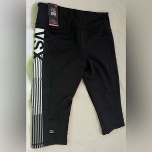 Victoria Secret Sport Knockout Med Rise Form Fitting Large Cropped Leggings NWT